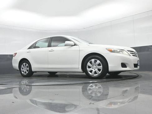 Used 2011 Toyota Camry LE FWD image 45