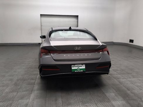 Used 2024 Hyundai Elantra SEL FWD image 6