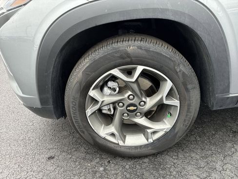 Used 2025 Chevrolet Trax LT w/ LT Convenience Package image 10