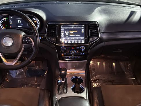 Used 2020 Jeep Grand Cherokee Altitude image 26