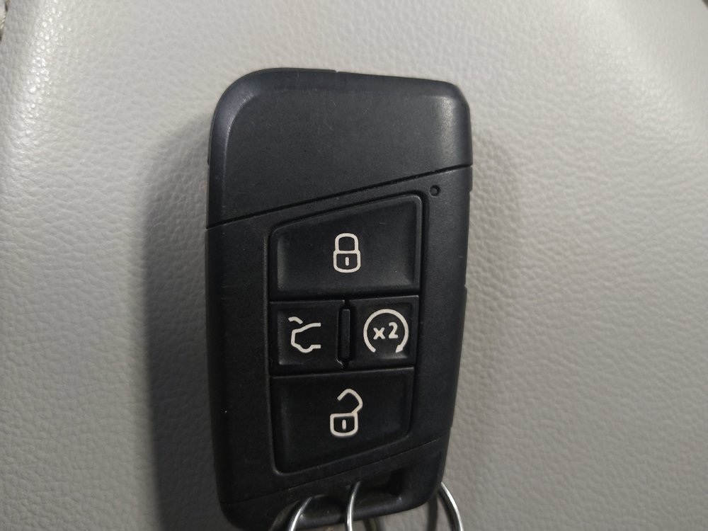 Used 2020 Volkswagen Jetta SE w/ SE Cold Weather Package FWD image 32