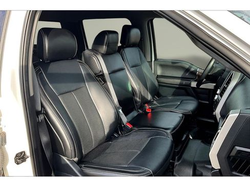 Used 2020 Ford F150 Lariat w/ Trailer Tow Package image 28