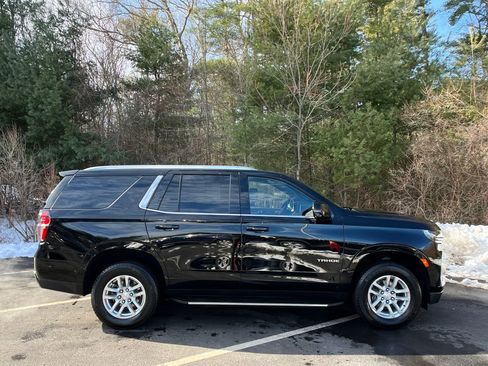 Used 2024 Chevrolet Tahoe LT w/ Luxury Package image 6