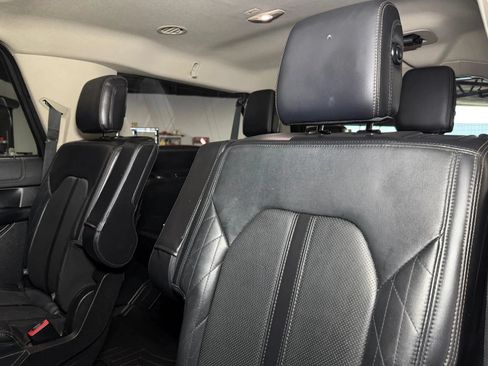 Used 2019 Ford Expedition Max Platinum AWD/4WD image 29