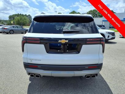 New 2025 Chevrolet Traverse LT w/ Driver Confidence Package