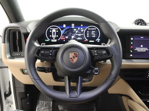 Used 2026 Porsche Cayenne Coupe AWD/4WD image 23