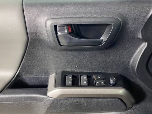 Certified 2023 Toyota Tacoma SR5 AWD/4WD image 21