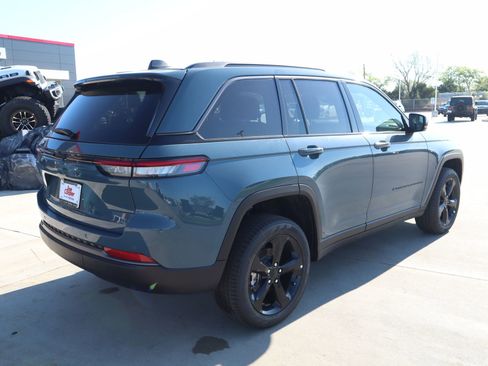 New 2026 Jeep Grand Cherokee Limited image 23