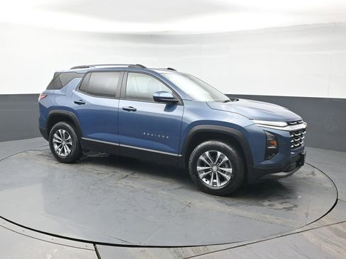 Used 2025 Chevrolet Equinox LT w/ Convenience Package II image 8