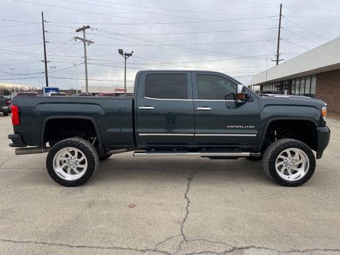 Used 2018 GMC Sierra 2500 Denali w/ Duramax Plus Package image 7