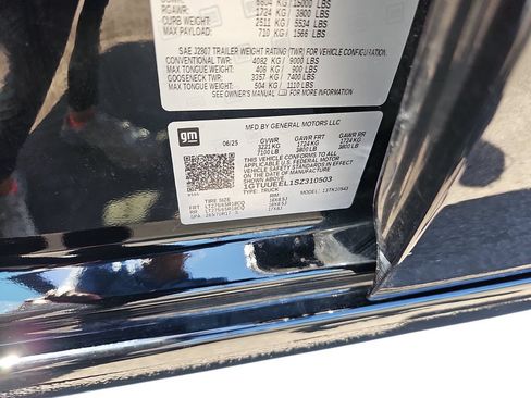 Used 2025 GMC Sierra 1500 AT4 AWD/4WD image 32