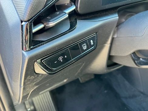 Used 2024 Kia Niro LX image 19