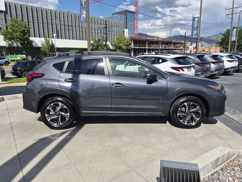 Used 2025 Subaru Crosstrek 2.5i Premium AWD/4WD image 2