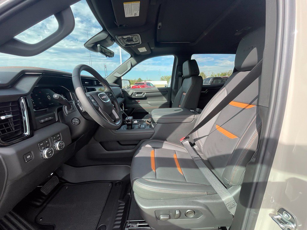 New 2026 GMC Sierra 1500 AT4 w/ AT4 Premium Package AWD/4WD image 11