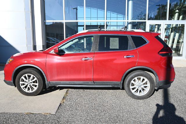 Used 2017 Nissan Rogue SV AWD/4WD image 2