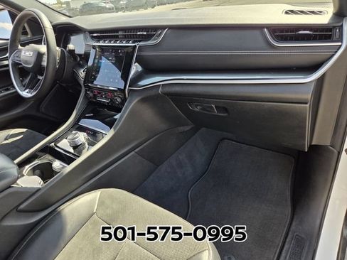 Used 2023 Jeep Grand Cherokee Altitude AWD/4WD image 16