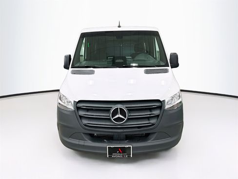 Used 2025 Mercedes-Benz Sprinter 2500 image 2