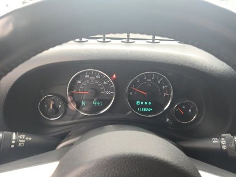 Used 2015 Jeep Wrangler Unlimited Sahara image 15