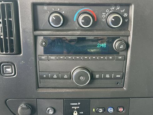 Used 2021 GMC Savana 2500 RWD image 13