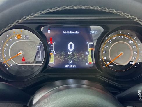 Used 2025 Jeep Wrangler Unlimited Rubicon AWD/4WD image 13