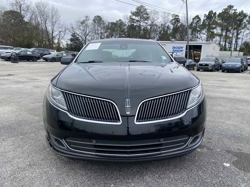 Used 2016 Lincoln MKS image 3