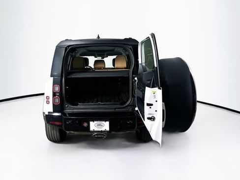 Used 2026 Land Rover Defender 110 X-Dynamic SE AWD/4WD image 6
