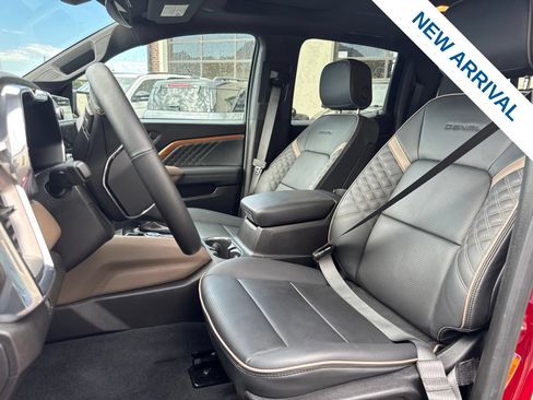 Used 2024 GMC Canyon Denali AWD/4WD image 16
