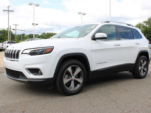 Used 2019 Jeep Cherokee Limited w/ Luxury Group AWD/4WD image 9
