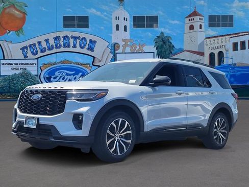 New 2026 Ford Explorer ST-Line RWD image 3