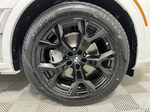 Used 2025 BMW X7 xDrive40i image 25