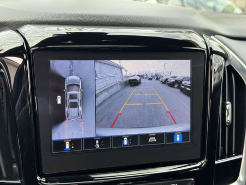 Used 2023 Chevrolet Traverse LT w/ LT Premium Package image 27