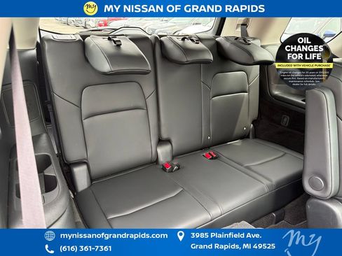 Used 2025 Nissan Pathfinder Platinum AWD/4WD image 26