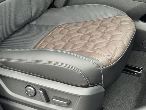 New 2026 Nissan Armada Platinum image 8