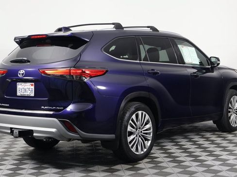 Used 2021 Toyota Highlander Platinum AWD/4WD image 4