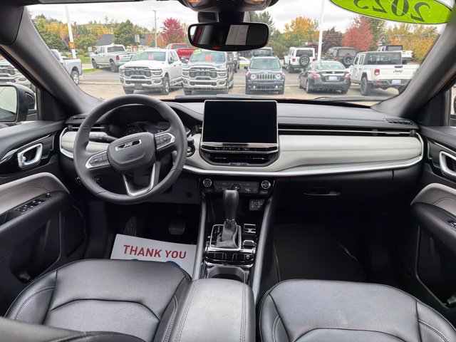 Certified 2025 Jeep Compass Limited AWD/4WD image 13