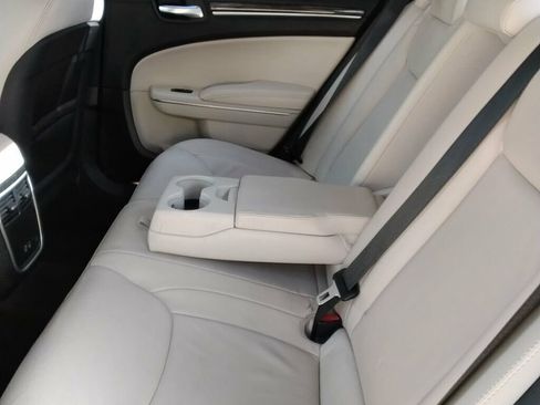 Used 2015 Chrysler 300 Limited w/ Driver Convenience Group image 9