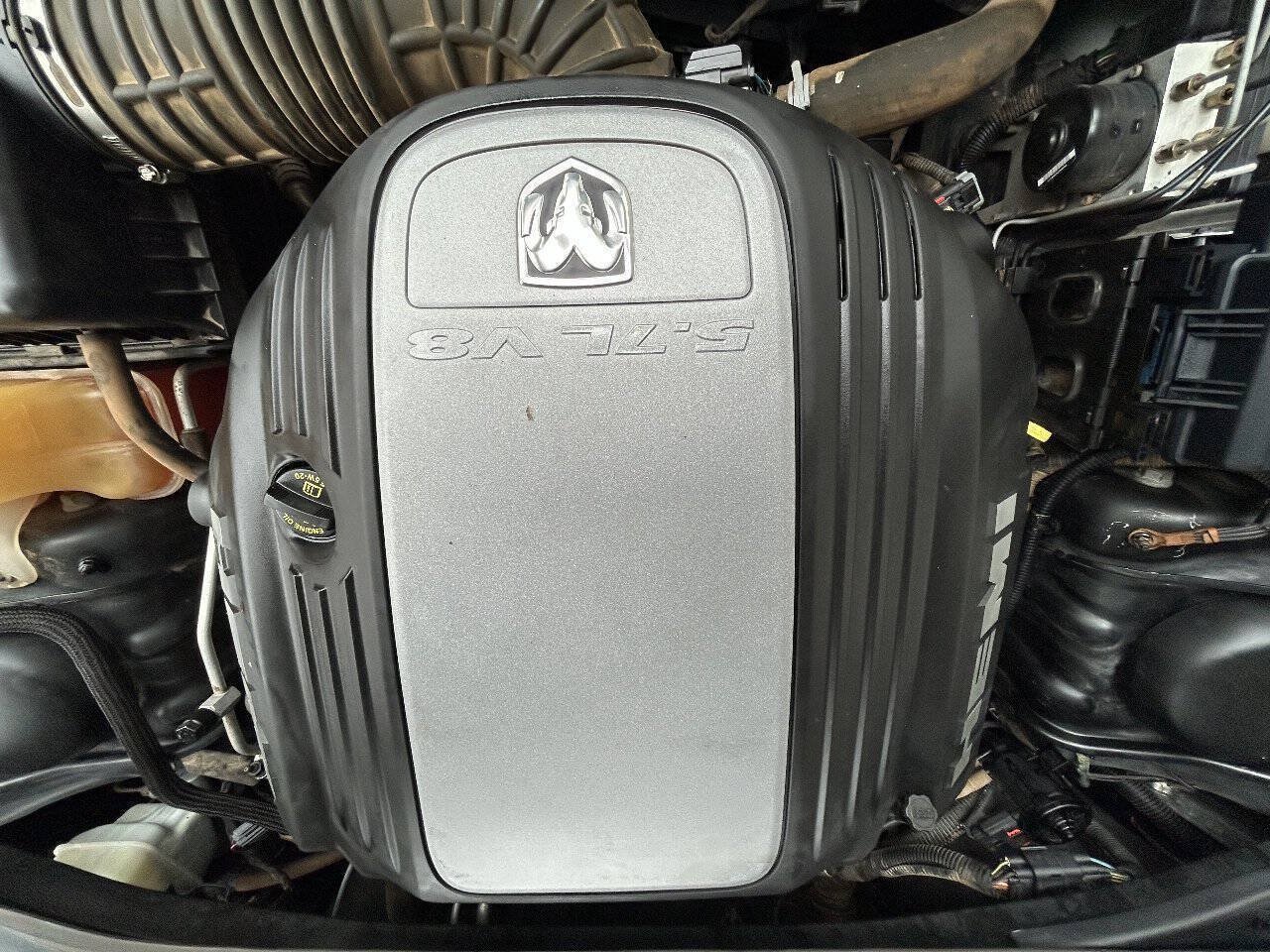 Used 2005 Dodge Magnum R/T w/ Convenience Group II RWD image 14