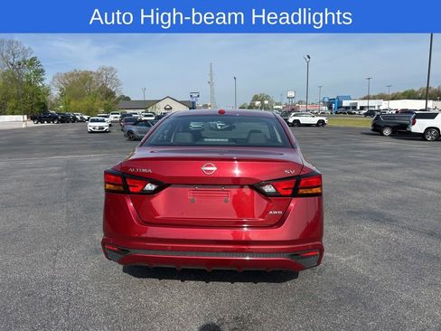 Used 2024 Nissan Altima 2.5 SV image 5
