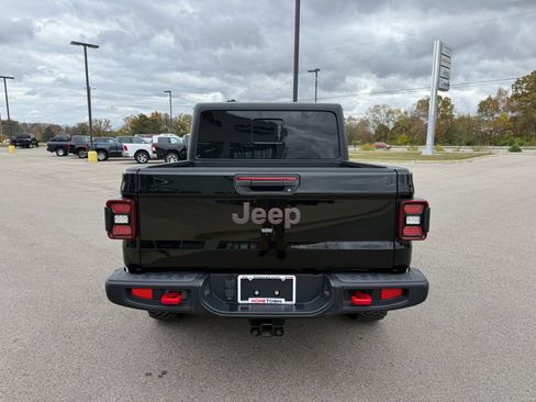 Used 2024 Jeep Gladiator Rubicon w/ Convenience Group image 4