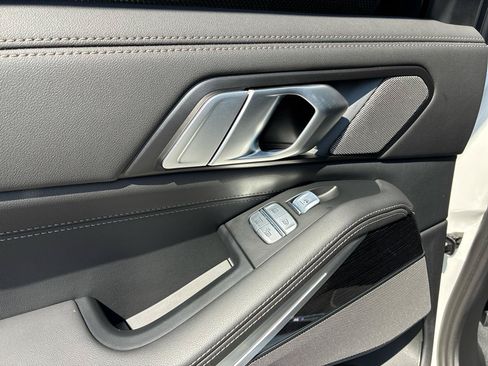 Used 2025 BMW X7 M60i w/ Executive Package AWD/4WD image 35