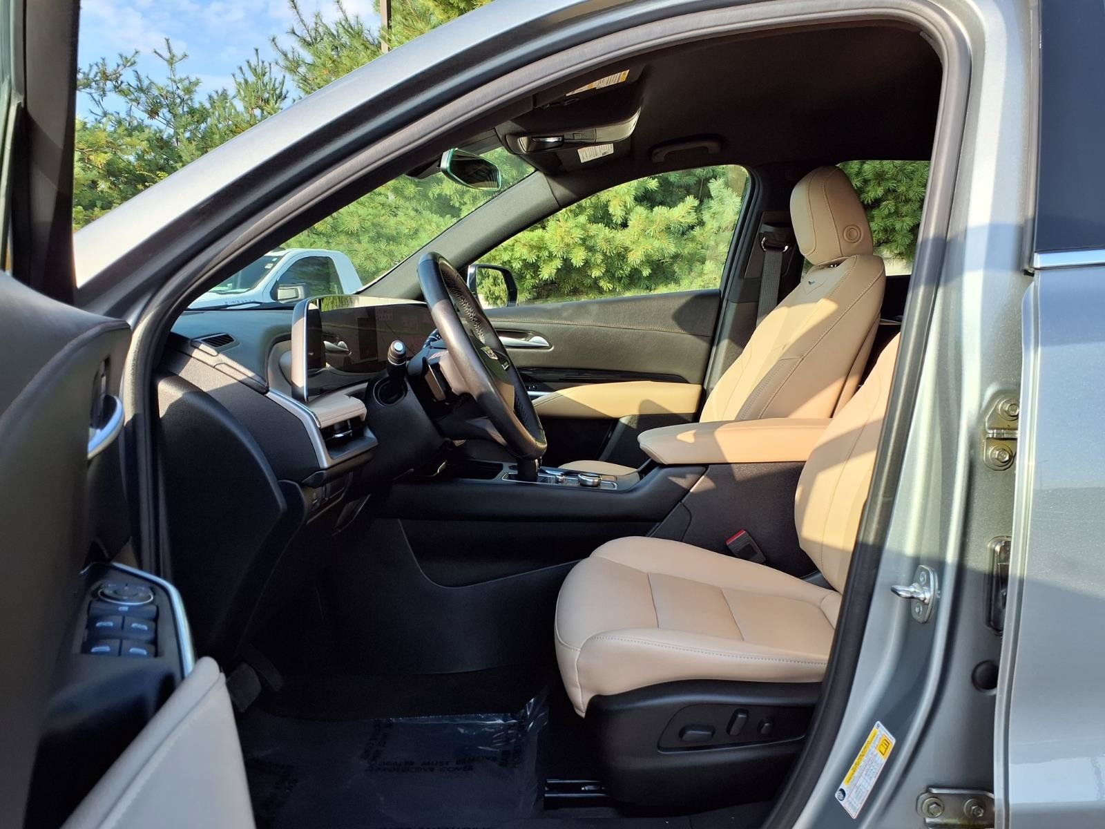 Used 2024 Cadillac XT4 Luxury FWD image 21