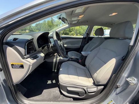 Used 2017 Hyundai Elantra SE FWD image 10