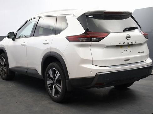 Certified 2025 Nissan Rogue SL image 5