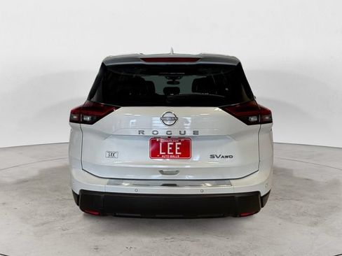 Used 2024 Nissan Rogue SV w/ SV Premium Package AWD/4WD image 5