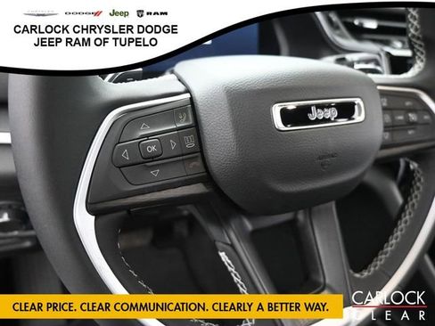 Used 2025 Jeep Grand Cherokee L Laredo image 16