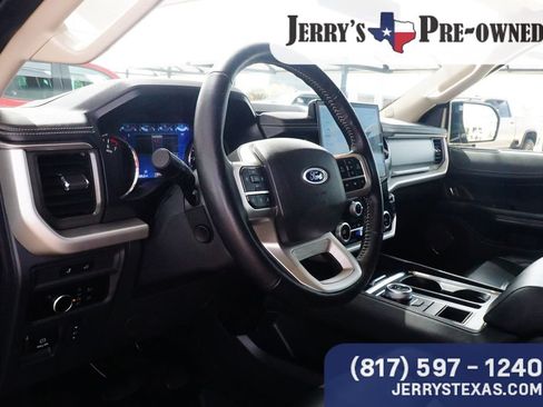 Used 2024 Ford Expedition XLT RWD image 19