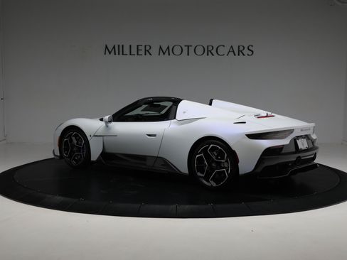 Used 2023 Maserati MC20 Spyder RWD image 6