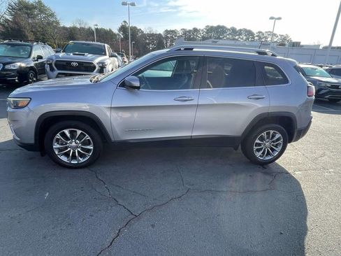Used 2019 Jeep Cherokee Latitude Plus image 5
