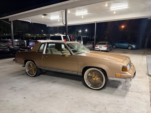 Used 1987 Oldsmobile Cutlass Supreme Coupe image 7