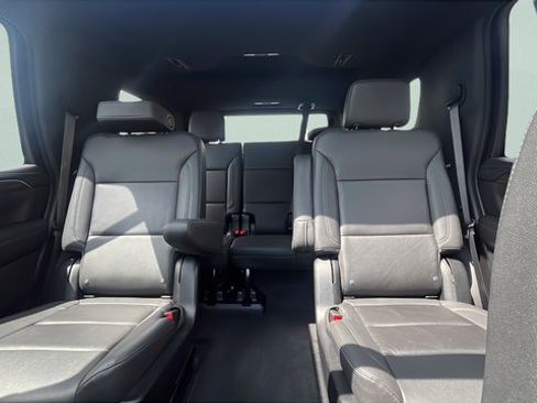 Used 2023 Chevrolet Tahoe LT w/ Luxury Package AWD/4WD image 20